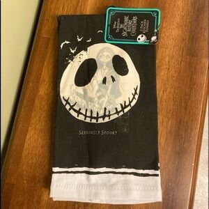 NWT! JACK SKELLINGTON with SALLY SERIOUSLY SPOOKY KITCHEN TOWELS SET OF 2